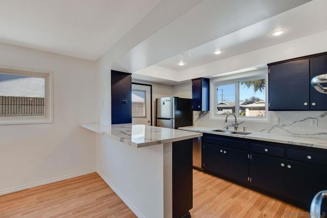 11518 205th St, Lakewood, CA 90715