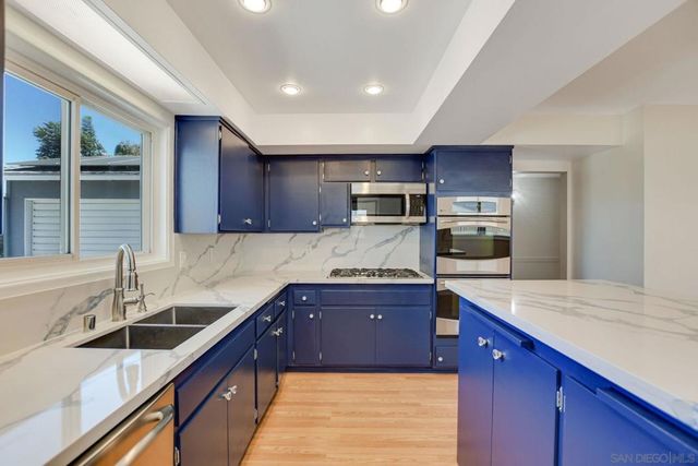 11518 205th St, Lakewood, CA 90715