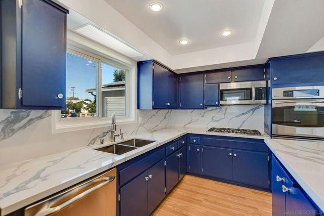 11518 205th St, Lakewood, CA 90715