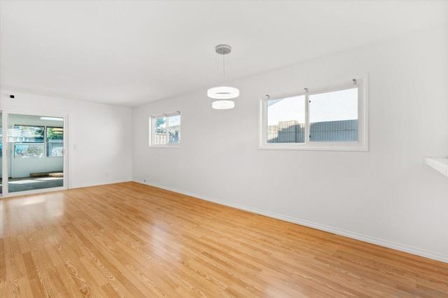 11518 205th St, Lakewood, CA 90715