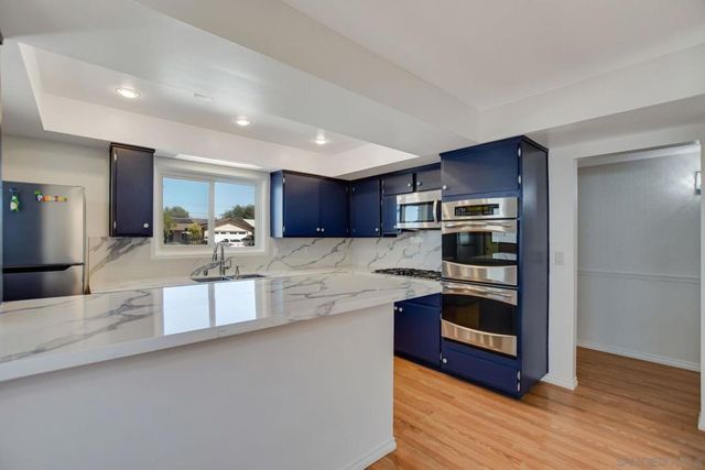 11518 205th St, Lakewood, CA 90715