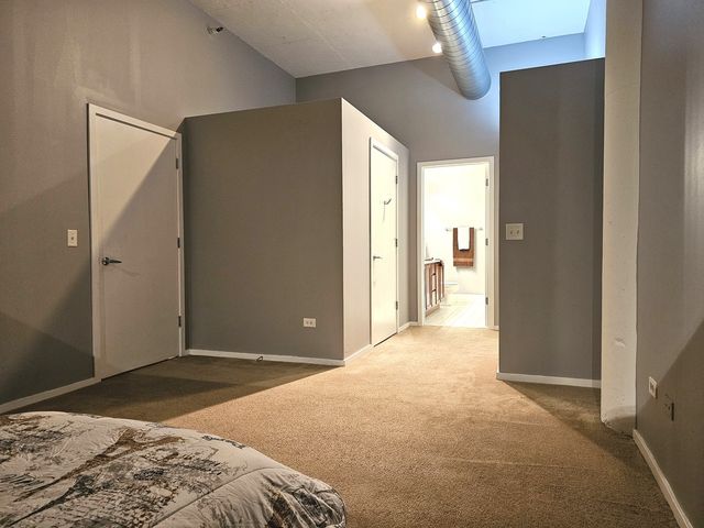 2323 W Pershing Road 230, Chicago, IL 60609