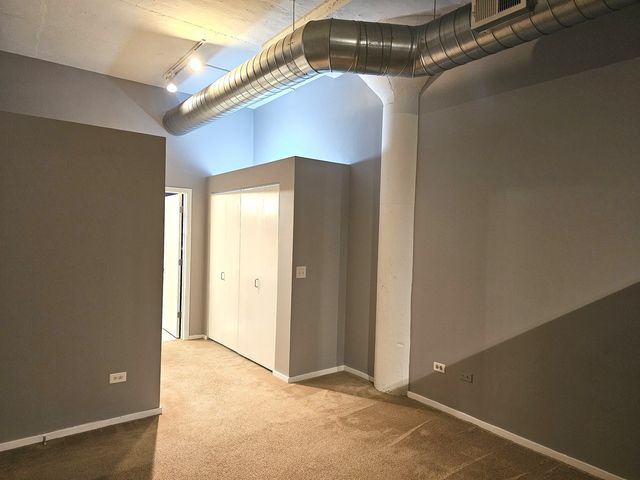 2323 W Pershing Road 230, Chicago, IL 60609