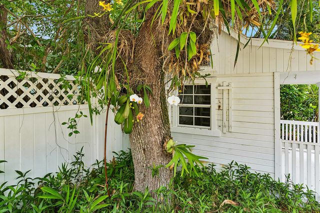210 Merrain Road, Palm Beach, FL 33480