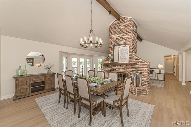 1903 Farm Valley Drive, Chesterfield, MO 63017