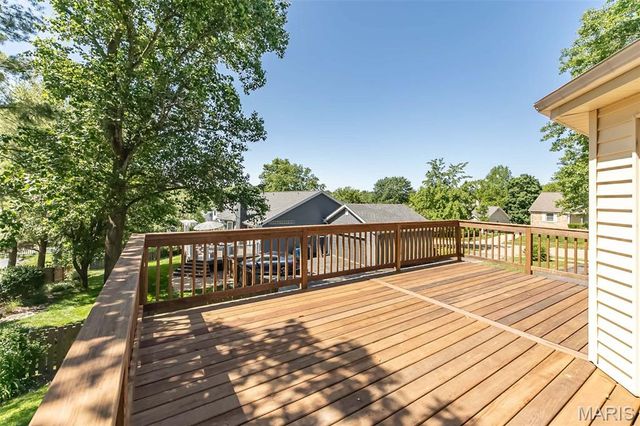 1903 Farm Valley Drive, Chesterfield, MO 63017