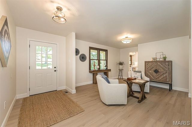 1903 Farm Valley Drive, Chesterfield, MO 63017