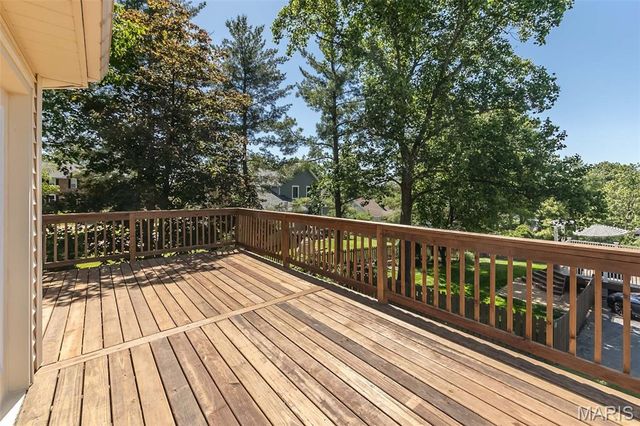 1903 Farm Valley Drive, Chesterfield, MO 63017