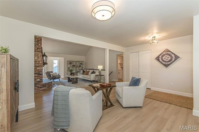 1903 Farm Valley Drive, Chesterfield, MO 63017