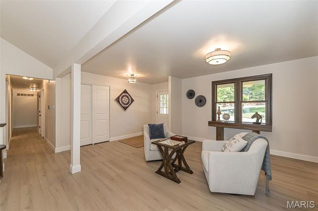 1903 Farm Valley Drive, Chesterfield, MO 63017