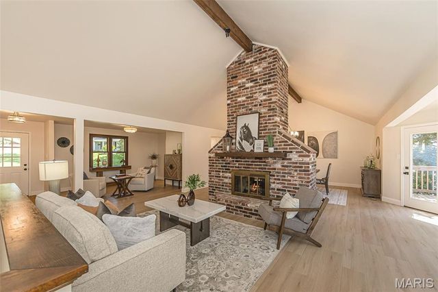 1903 Farm Valley Drive, Chesterfield, MO 63017