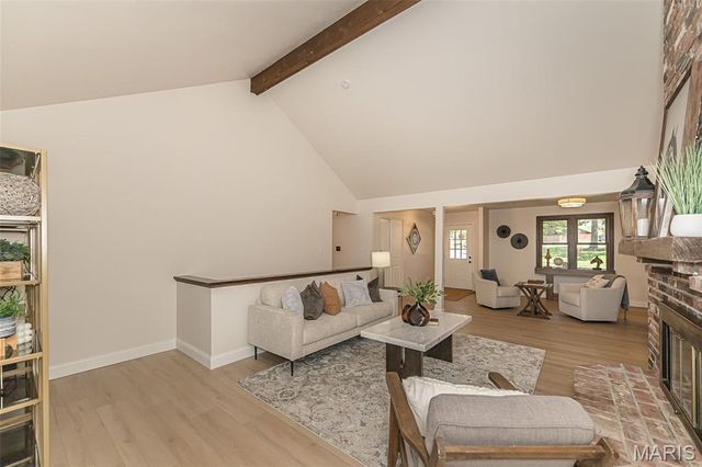 1903 Farm Valley Drive, Chesterfield, MO 63017