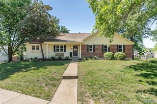 1903 Farm Valley Drive, Chesterfield, MO 63017