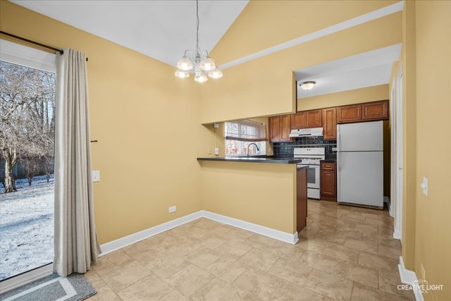 2027 Teton Parkway, Algonquin, IL 60102