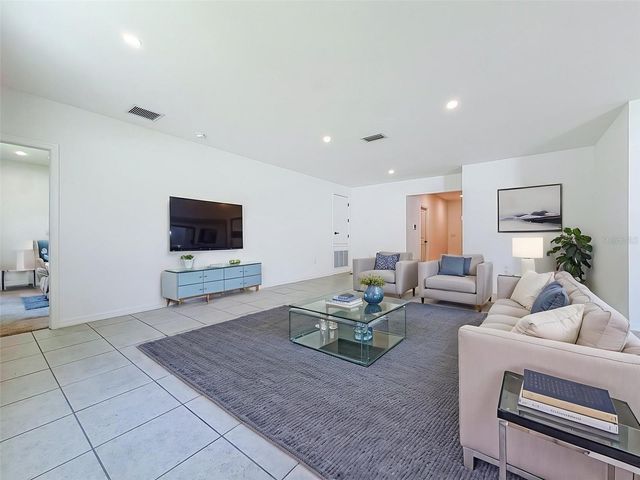 805 WHISPERING PINES ROAD, Cape Coral, FL 33993