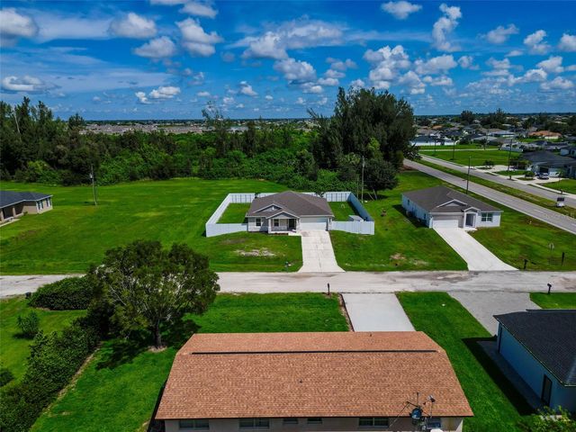 805 WHISPERING PINES ROAD, Cape Coral, FL 33993