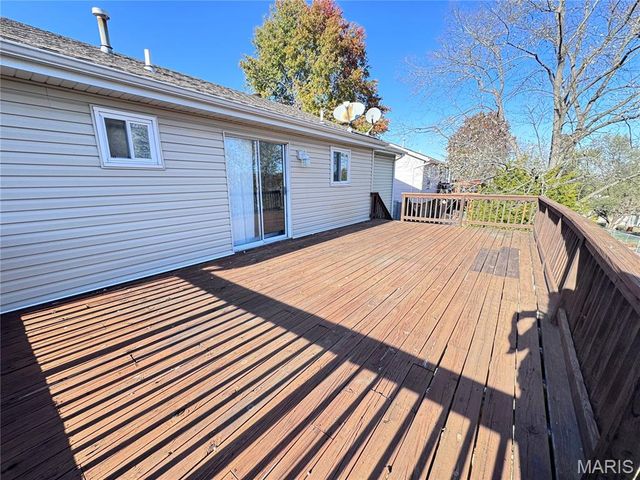 2566 Weymouth Drive, High Ridge, MO 63049