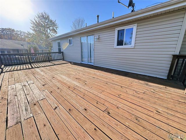 2566 Weymouth Drive, High Ridge, MO 63049