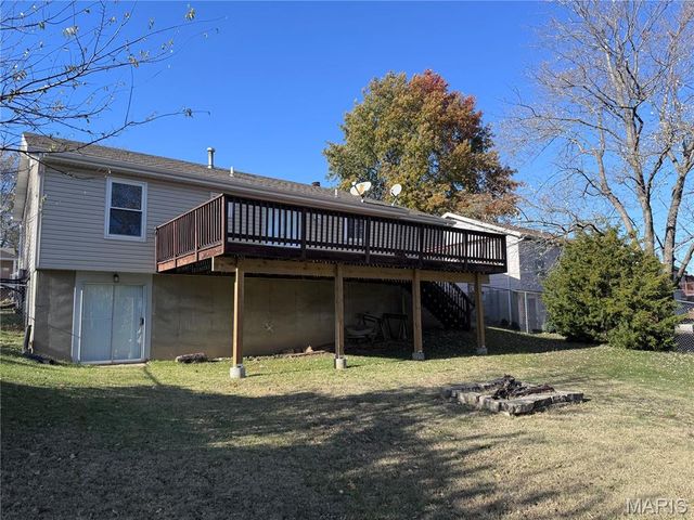 2566 Weymouth Drive, High Ridge, MO 63049