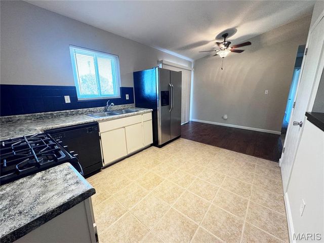 2566 Weymouth Drive, High Ridge, MO 63049