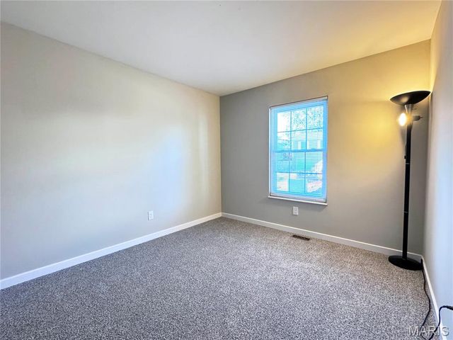 2566 Weymouth Drive, High Ridge, MO 63049