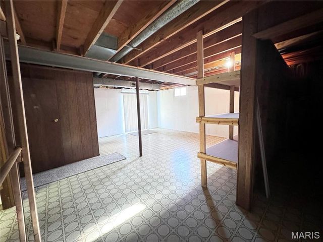 2566 Weymouth Drive, High Ridge, MO 63049