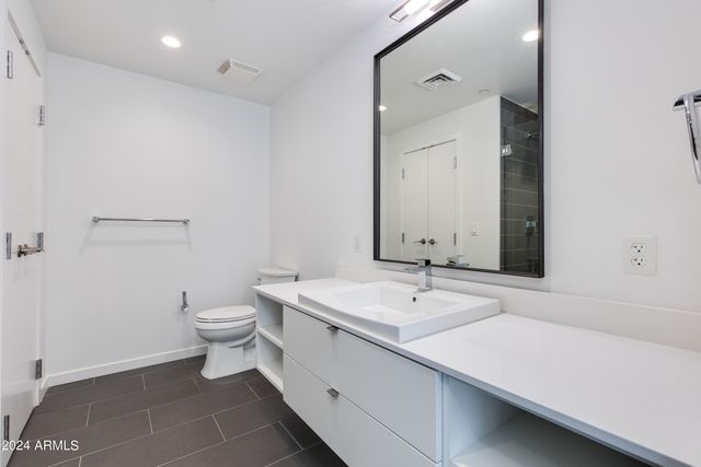 200 W PORTLAND Street 511, Phoenix, AZ 85003