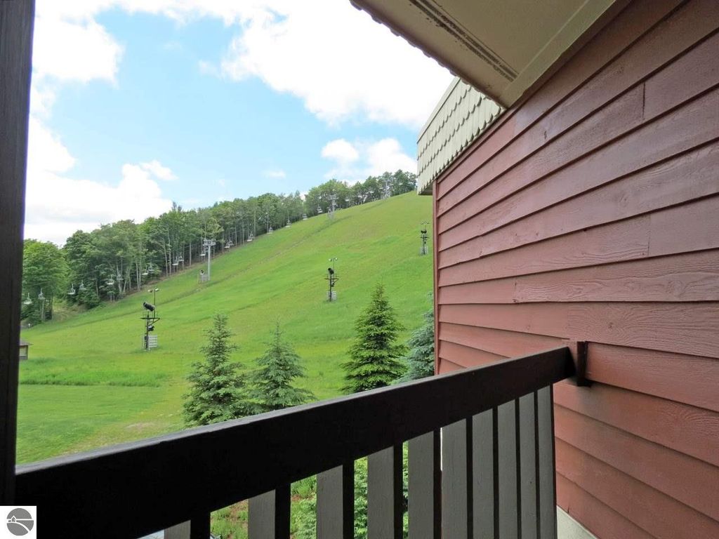 Image 11 of property listing at 12400-Unit 346 Crystal Mountain Drive # 346, Thompsonville, MI 49683