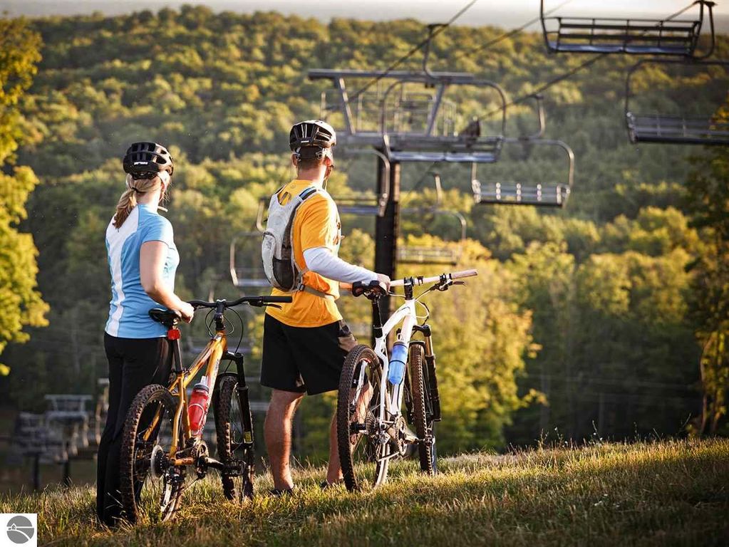 Image 14 of property listing at 12400-Unit 346 Crystal Mountain Drive # 346, Thompsonville, MI 49683