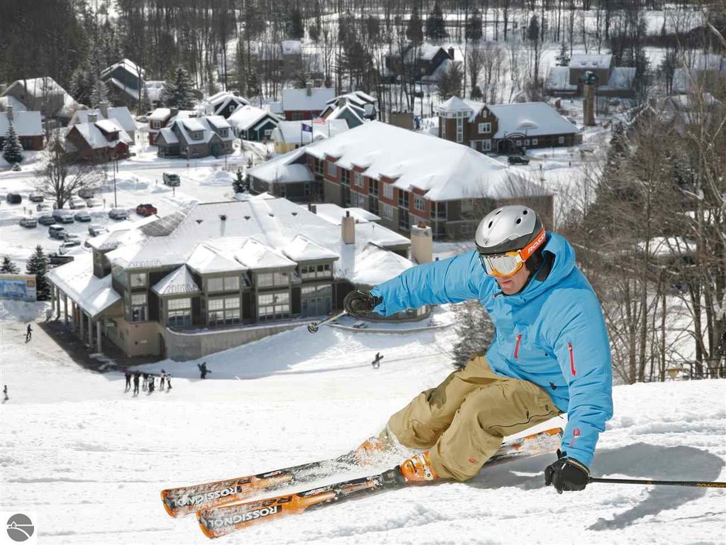 Image 16 of property listing at 12400-Unit 346 Crystal Mountain Drive # 346, Thompsonville, MI 49683