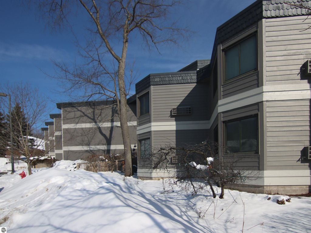 Image 19 of property listing at 12400-Unit 346 Crystal Mountain Drive # 346, Thompsonville, MI 49683