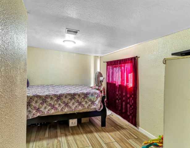 320 Acacia St, Lodi, CA 95240