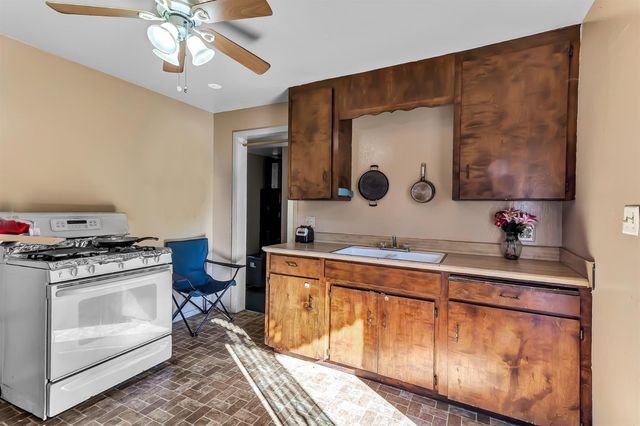 320 Acacia St, Lodi, CA 95240