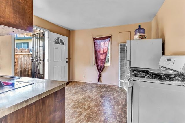 320 Acacia St, Lodi, CA 95240