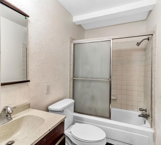 320 Acacia St, Lodi, CA 95240