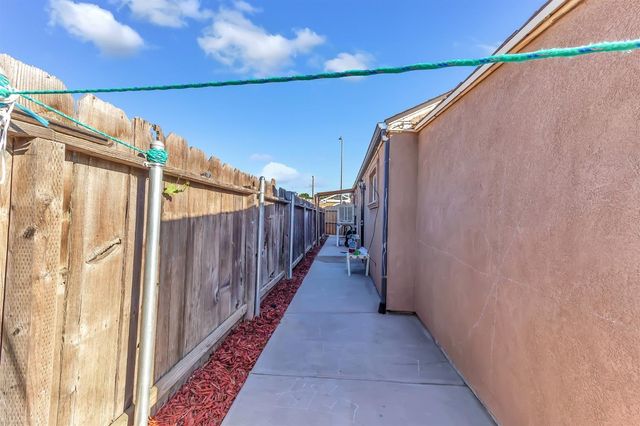 320 Acacia St, Lodi, CA 95240