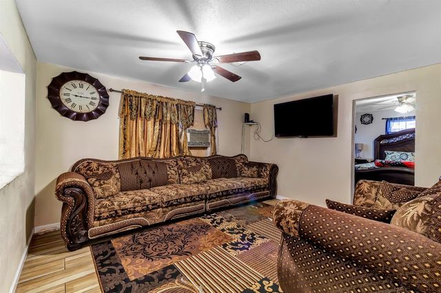 320 Acacia St, Lodi, CA 95240