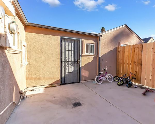 320 Acacia St, Lodi, CA 95240