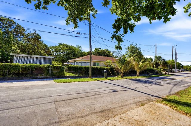 823 Doctor Martin Luther King Junior Boulevard 823, Pompano Beach, FL 33060