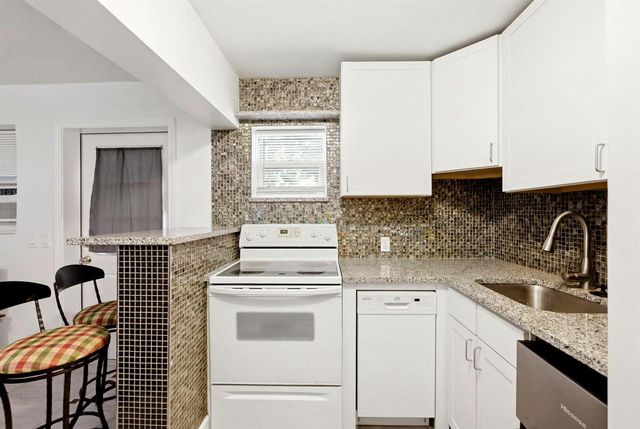823 Doctor Martin Luther King Junior Boulevard 823, Pompano Beach, FL 33060