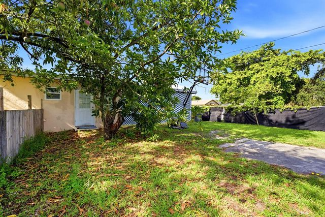 823 Doctor Martin Luther King Junior Boulevard 823, Pompano Beach, FL 33060
