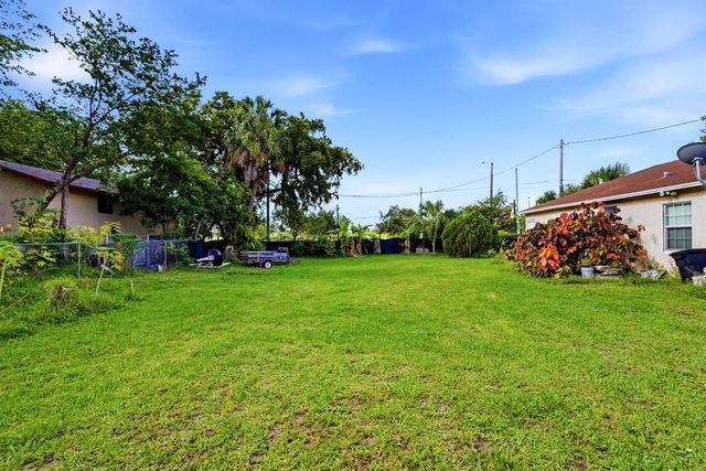 823 Doctor Martin Luther King Junior Boulevard 823, Pompano Beach, FL 33060