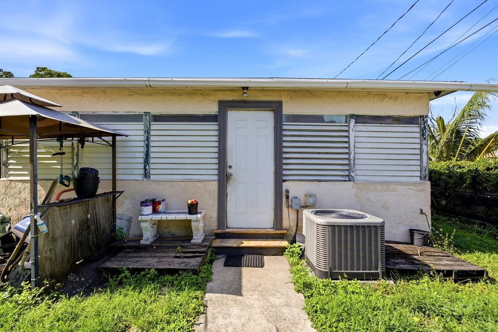 823 Doctor Martin Luther King Junior Boulevard 823, Pompano Beach, FL 33060