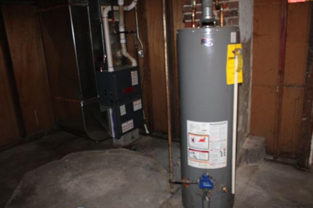 2709 Iowa Street, Davenport, IA 52803