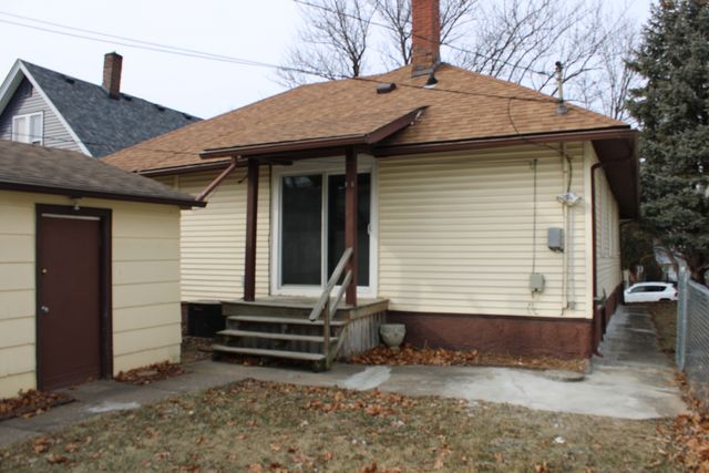 2709 Iowa Street, Davenport, IA 52803