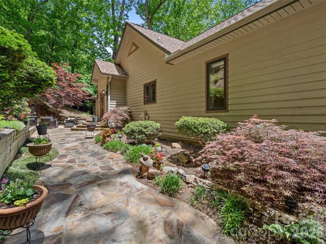 26 Walnut Drive, Mills River, NC 28759