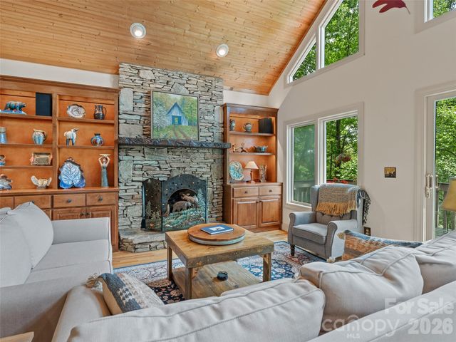 26 Walnut Drive, Mills River, NC 28759