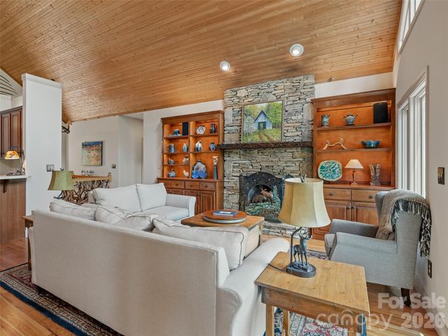 26 Walnut Drive, Mills River, NC 28759