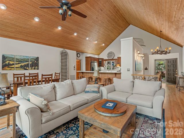 26 Walnut Drive, Mills River, NC 28759