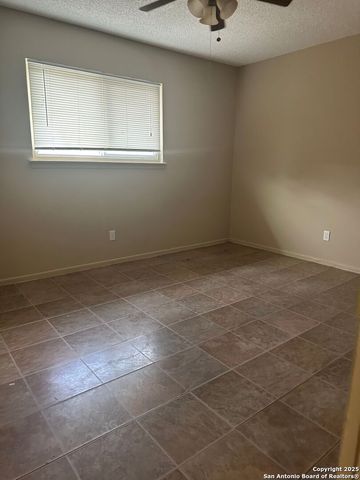 2129 Pat Booker Rd Apt 11, Universal City, TX 78148